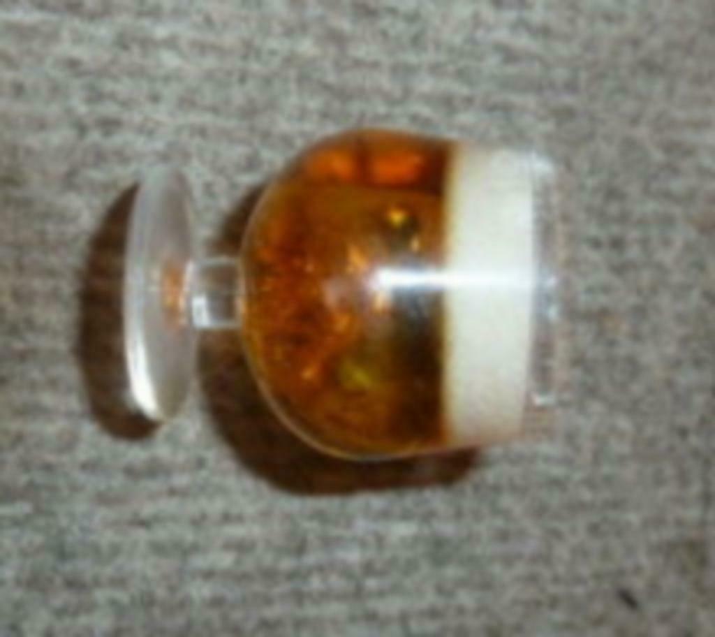 # magneet in de vorm van een gevuld speciaal bier glas, Verzamelen, Ophalen of Verzenden, Gebruikt, Overige typen, Overige merken