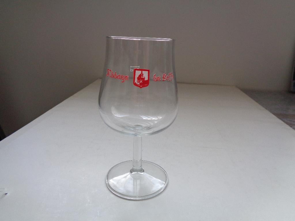 Bierglas Leffe rode letters wit omrand, Ophalen of Verzenden, Zo goed als nieuw, Glas of Glazen, Leffe