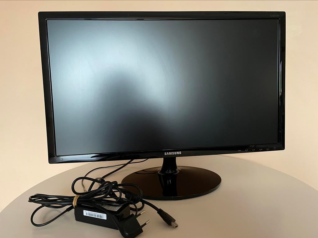 SAMSUNG écran PC 24 pouces / 61cm, Informatique & Logiciels, Moniteurs, Utilisé, HD, HDMI, LED