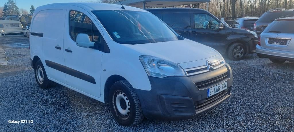 Citroën Berlingo 1.6 diesel 182 000 km d'ici le 7 juillet 20, Autos, Camionnettes & Utilitaires, Entreprise, Achat, Porte coulissante