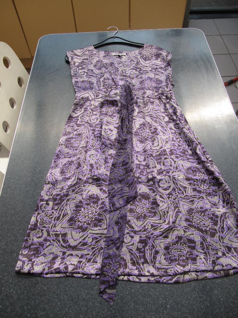 jurk Matin Blanc 36 paarse print nieuw, blinkend, Kleding | Dames, Matin Blanc, Ophalen of Verzenden, Nieuw, Maat 36 (S)