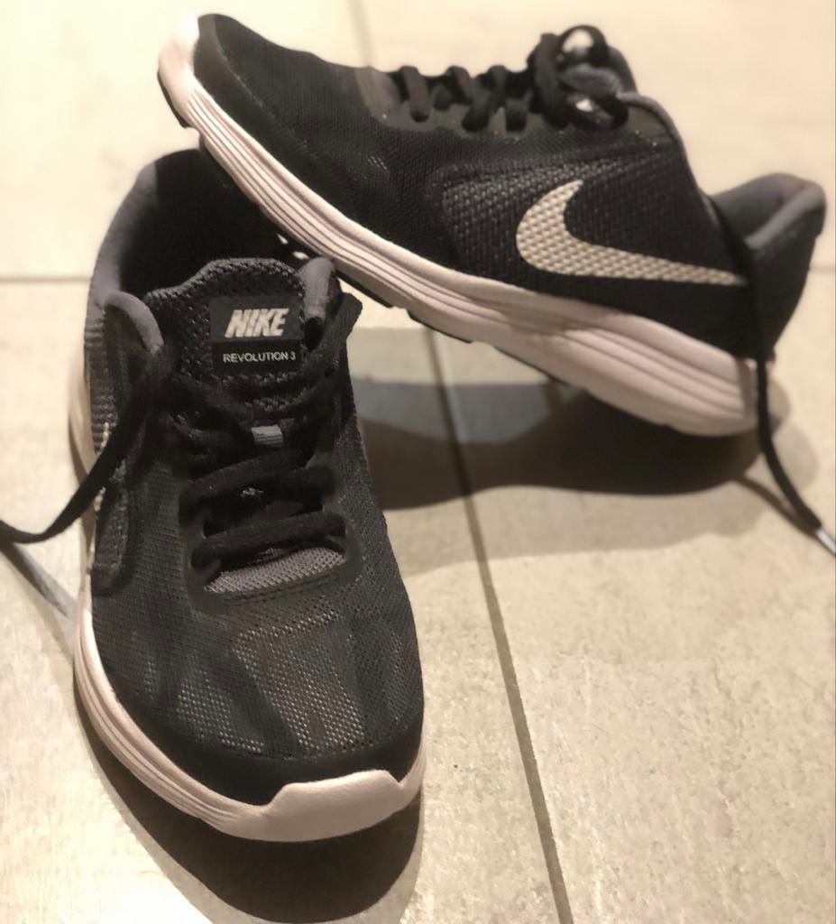 Nike Revolution 3 - sneakers fitness sportschoenen 35,5, Ophalen of Verzenden, Zo goed als nieuw