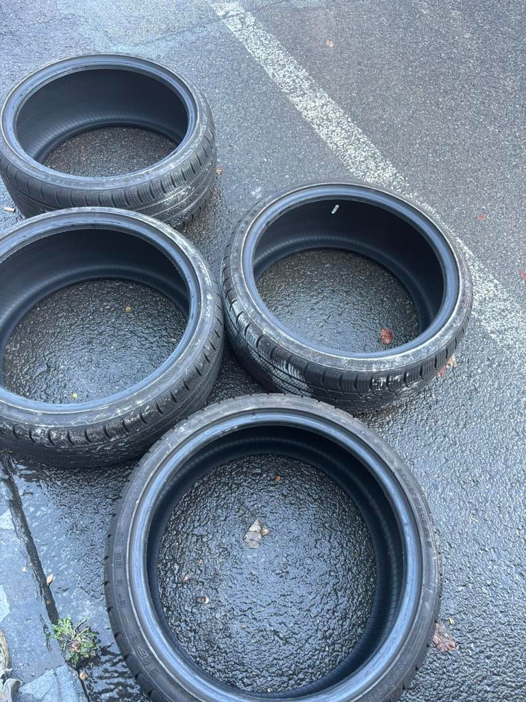 4 pneus 6mm hivets 235 35 19 vw audi seat skoda, Enlèvement, Pneu(s)