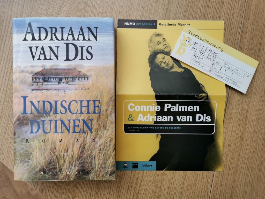 Indische Duinen, Adriaan Van Dis, gesigneerd, flyer + ticket, Boeken, Romans, Ophalen of Verzenden, Gelezen, Adriaan Van Dis, Nederland