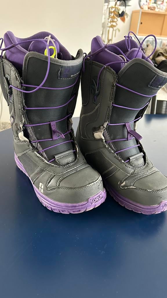 Bottes de snowboard Forum taille 37, Enlèvement, Utilisé, Chaussures