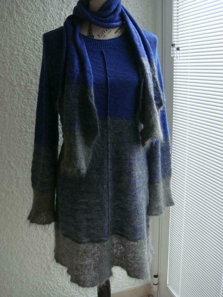 Pull tunique avec écharpe"Caroline biss"T. 40, Kleding | Dames, Caroline Biss, Ophalen of Verzenden, Gedragen, Blauw