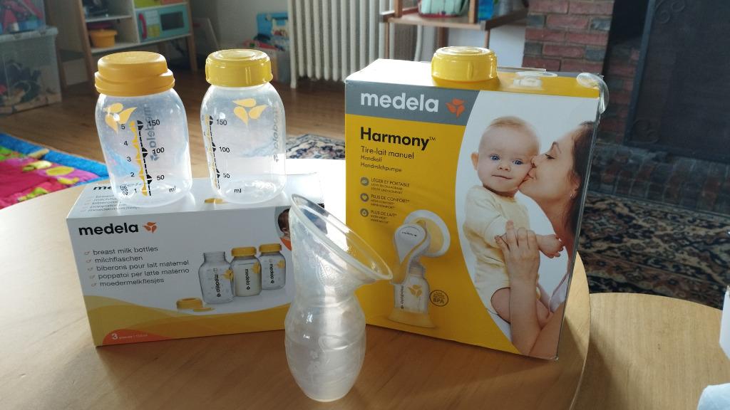 Tire Lait manuel Medela Harmony + bouteilles + accessoires, Enlèvement, Comme neuf, Tire-lait