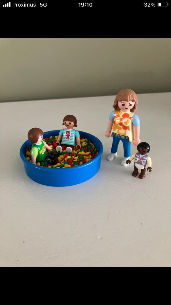 Playmobil ballenbad spelende kinderen mama houdt in het oog, Ophalen of Verzenden, Zo goed als nieuw