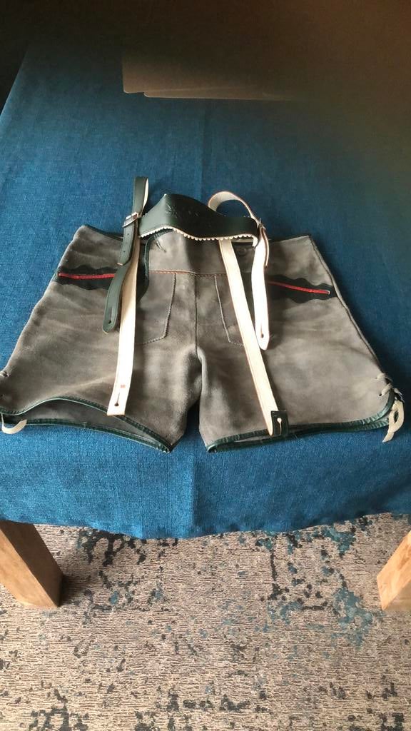 Lederhosen, Ophalen, Zo goed als nieuw