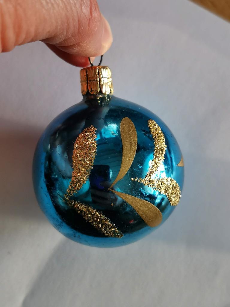 vintage blauwe kerstbal met gouden versiering 4,5cm, Diversen, Kerst, Ophalen of Verzenden, Zo goed als nieuw