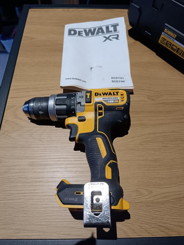 DeWalt boor/klopboor/schroefmachine, Ophalen