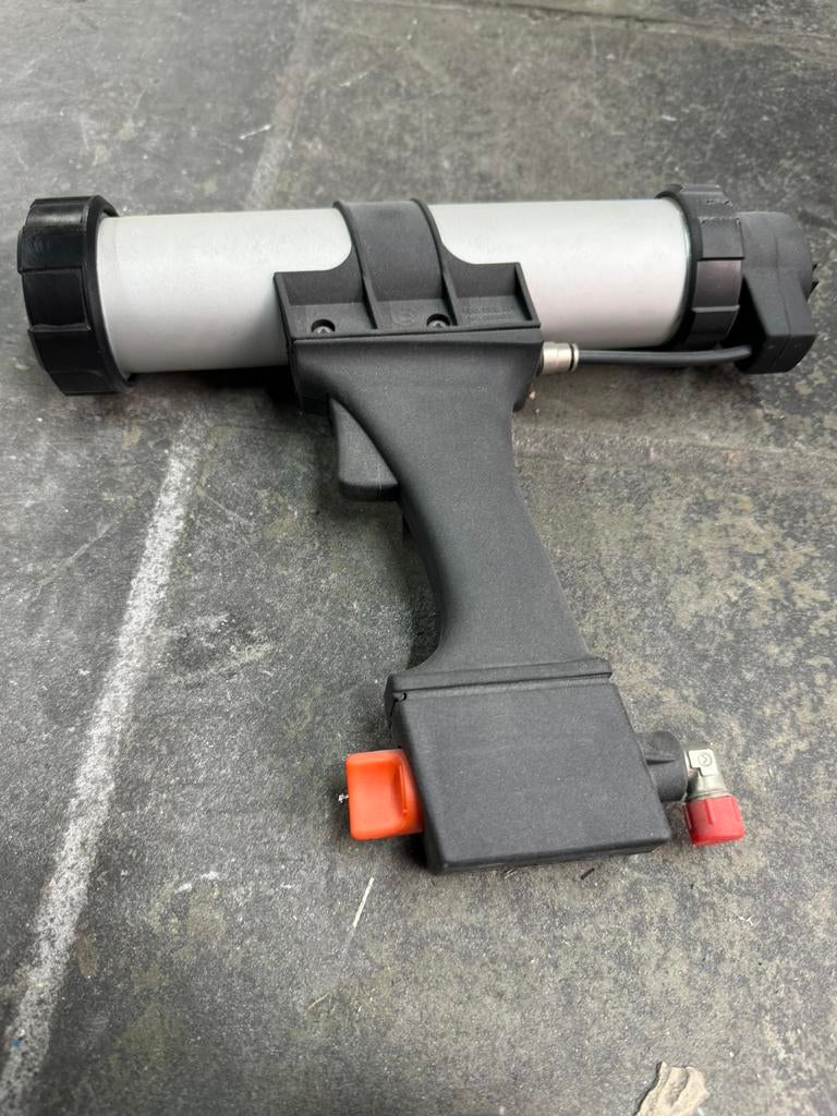 Pistolet à silicone à air, Comme neuf