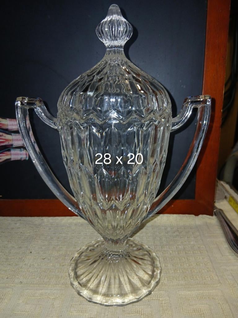 vase en verre avec couvercle, Enlèvement