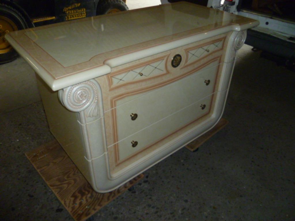 SPECIAALE DISIGN COMMODE, Enlèvement