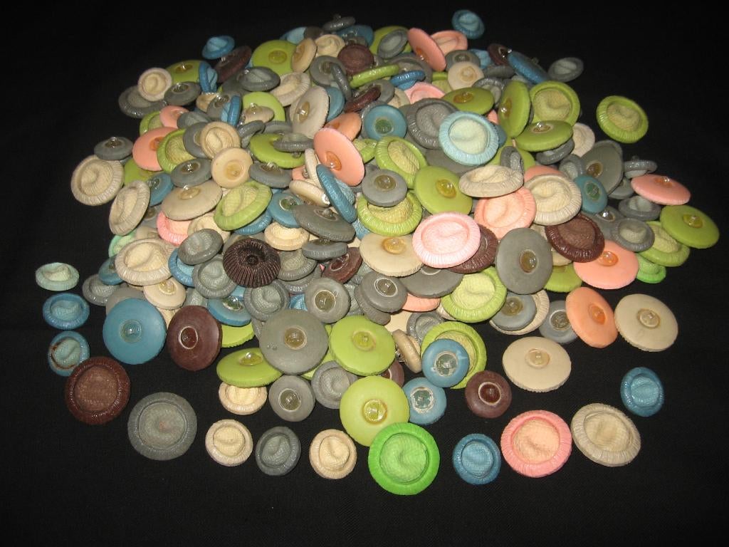 Boutons vintage, Enlèvement ou Envoi, Comme neuf, Bouton ou Boutons