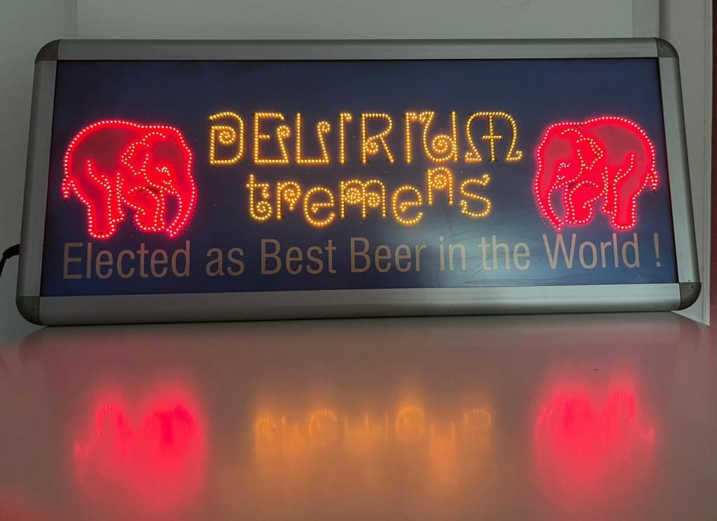 RARE DELIRIUM TREMENS FIBER OPTIC MOTION BEER SIGN, Verzamelen, Ophalen of Verzenden, Gebruikt, Reclamebord, Plaat of Schild, Overige merken