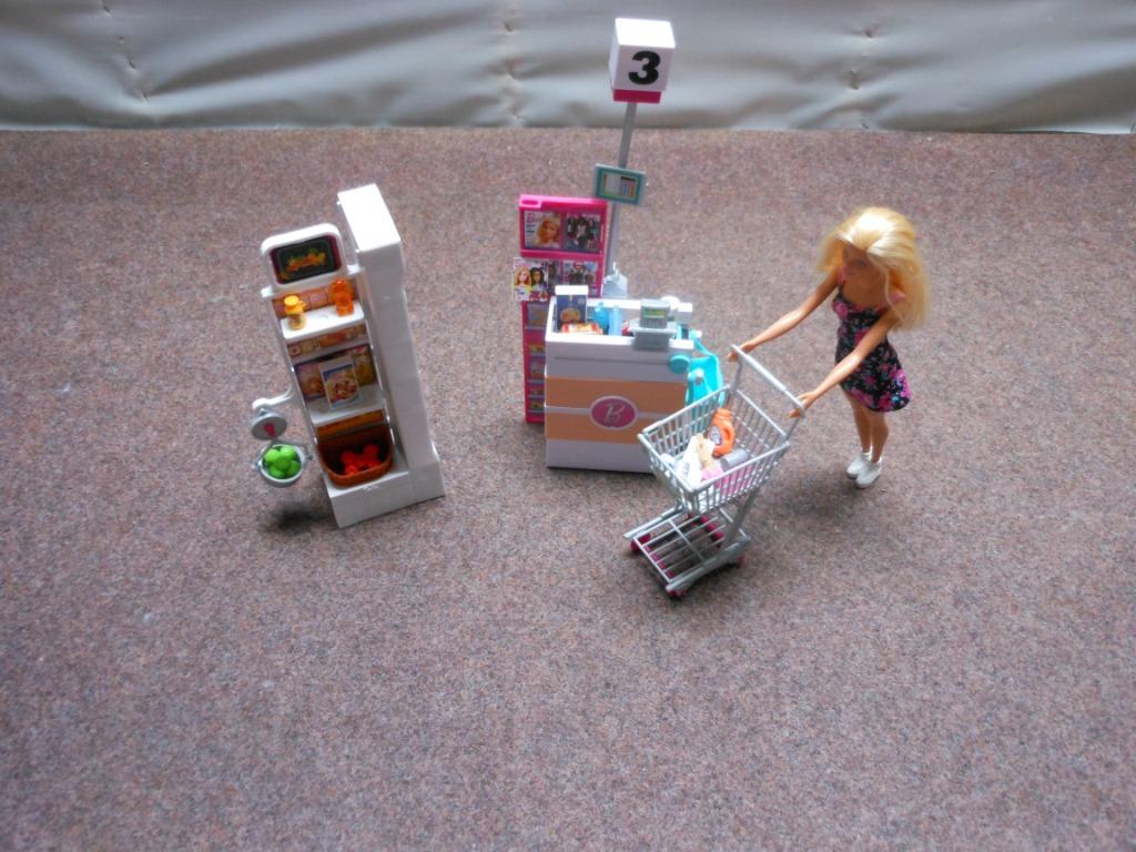 barbie winkel, Ophalen, Zo goed als nieuw, Barbie