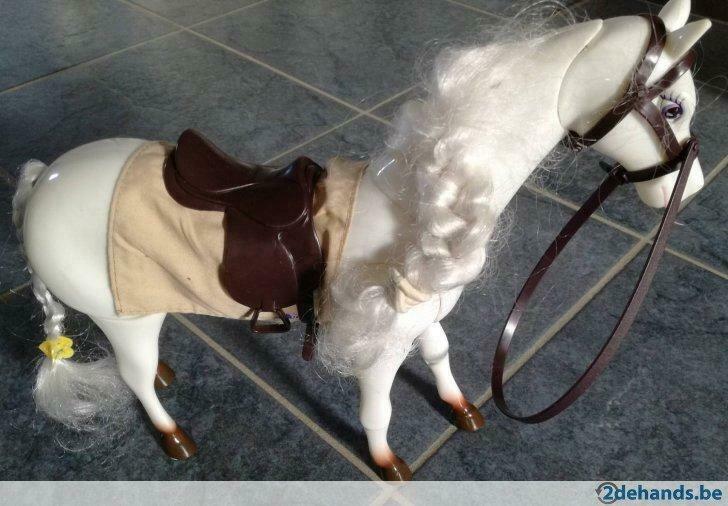 paard Amika, Ophalen, Gebruikt
