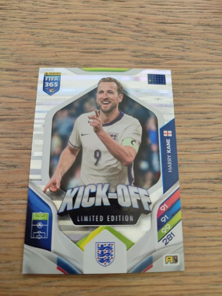 Panini Adrenalyn 2026 Kick Off Harry Kane gelimiteerde editi, Ophalen of Verzenden, Zo goed als nieuw