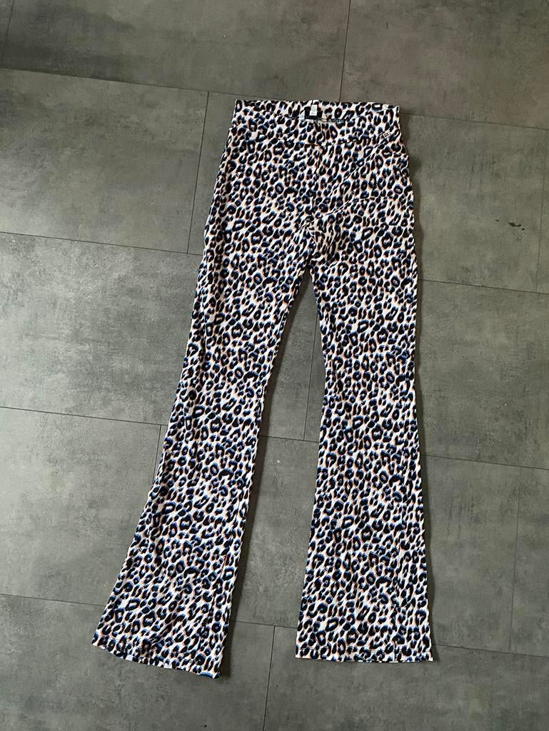 Gevlekte flared broek maat 170, Kinderen en Baby's, Kinderkleding | Maat 170, Broek, Gebruikt, WE, Meisje