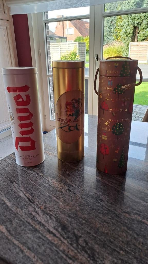 Verschillende (lege) kokers bier/wijn, Enlèvement