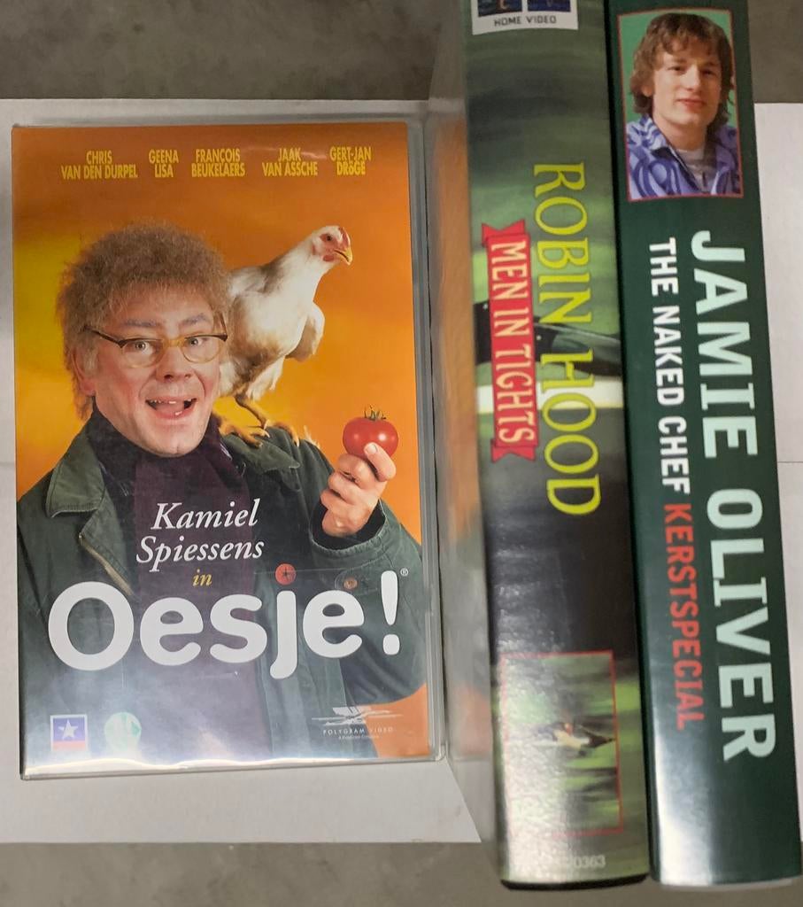 Videocassettes (verschillende titels zie foto-lijstje), Cd's en Dvd's, Ophalen, Zo goed als nieuw