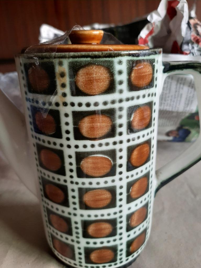 Stenen koffiepot "Boch", reeks" Bernadette" motief "noot", Ophalen