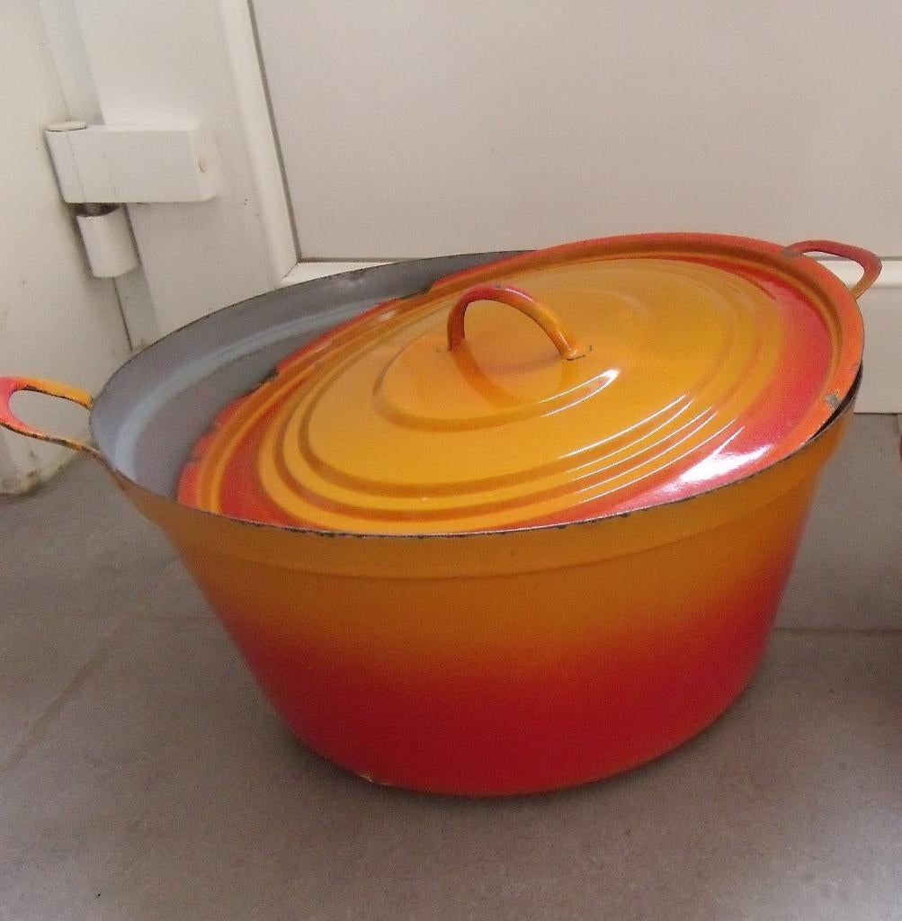 ancienne casserole en émail orange diamètre 35 cm /Ht 17 cm, Enlèvement, Utilisé, Autres matériaux, Casserole, Bidon ou Boîte