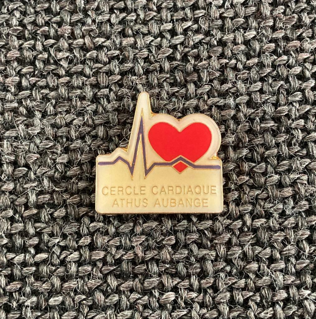 PIN - CERCLE CARDIAQUE - ATHUS AUBANGE, Envoi, Utilisé, Autres sujets/thèmes, Insigne ou Pin's