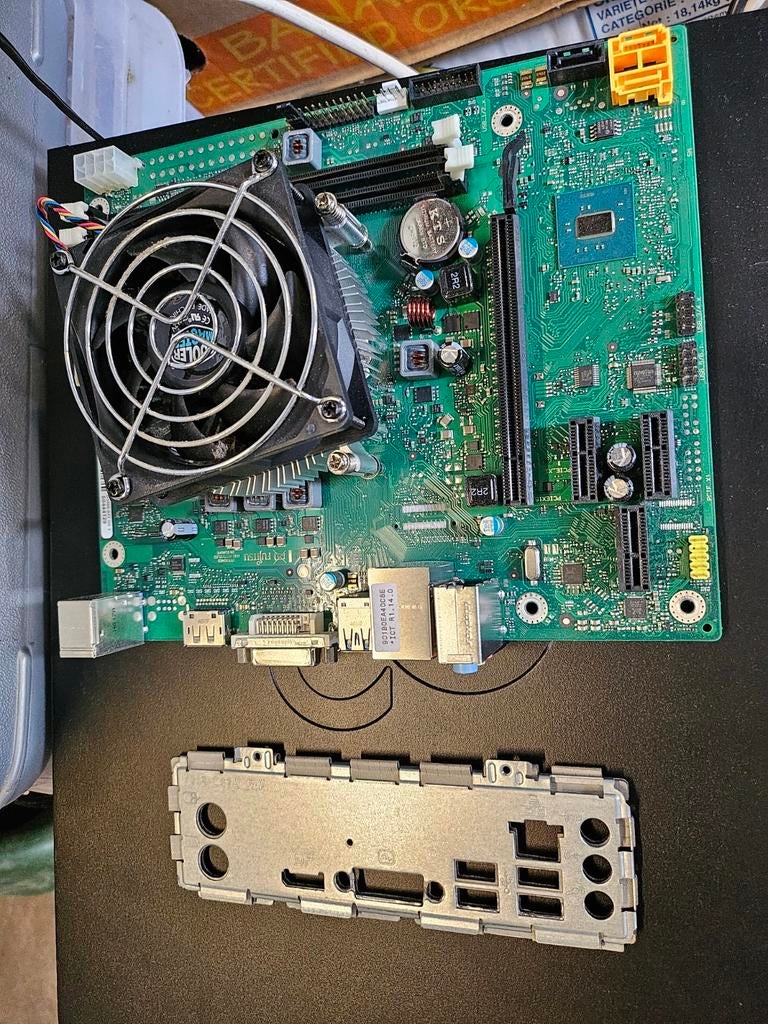 Kit lga 1151 carte mère fujitsu+ cpu g4500+ventilo+plaquette, Mini-ATX, Enlèvement ou Envoi, LGA 1151, Comme neuf