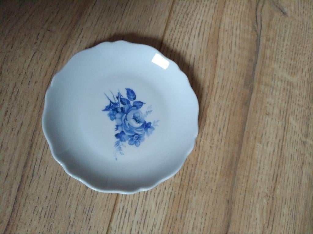 Plat-assiette en porcelaine de Limoges fleurs bleues 11 cm, Enlèvement ou Envoi