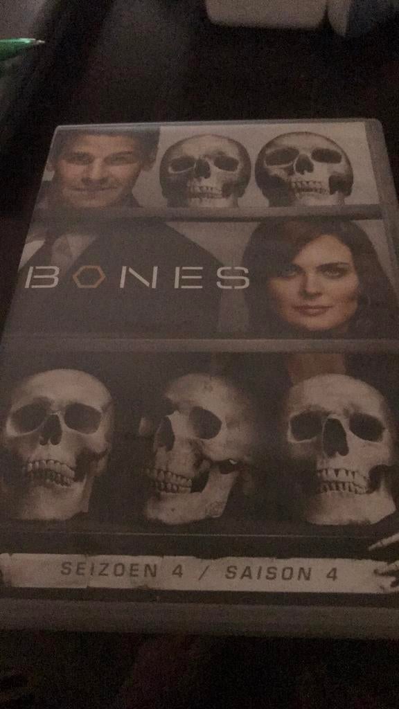 Dvd box bones seizoen 4, Cd's en Dvd's, Ophalen of Verzenden, Zo goed als nieuw
