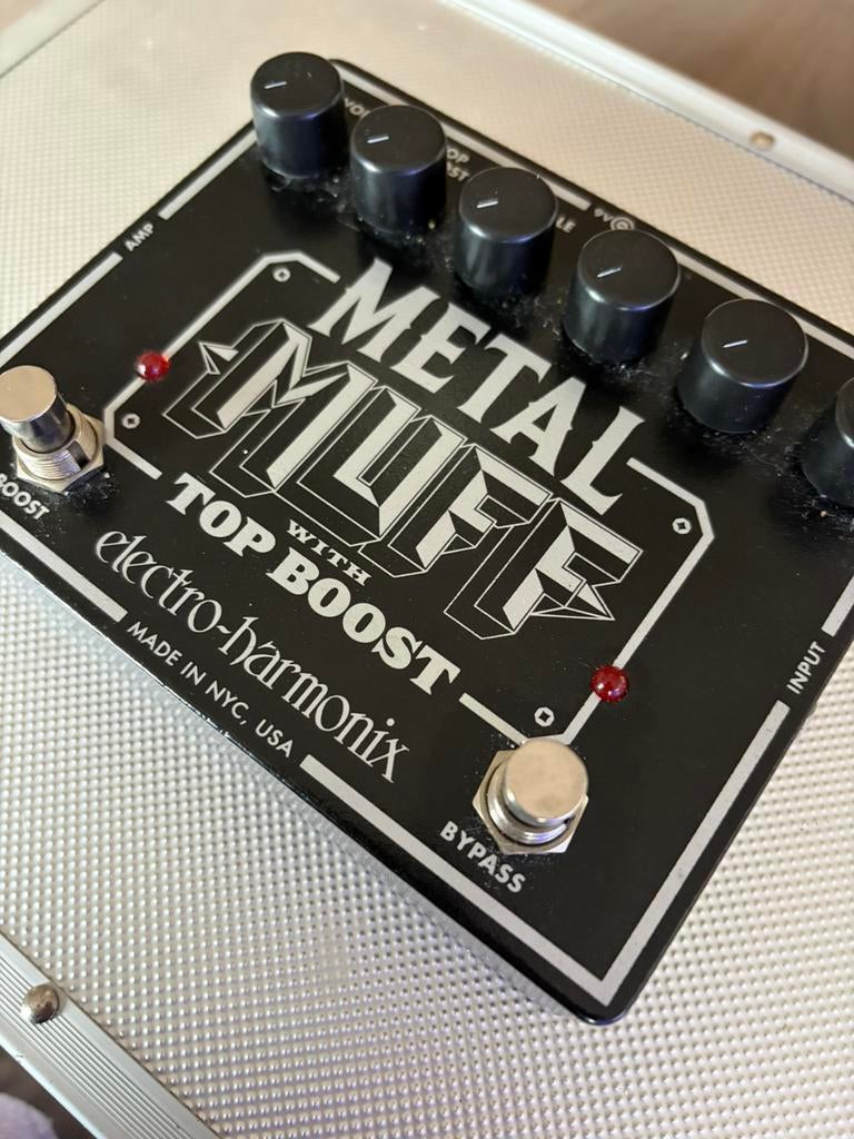 Manchon en métal Elektro Harmonix avec Top Boost, Musique & Instruments, Effets, Enlèvement ou Envoi, Comme neuf, Distortion, Overdrive ou Fuzz