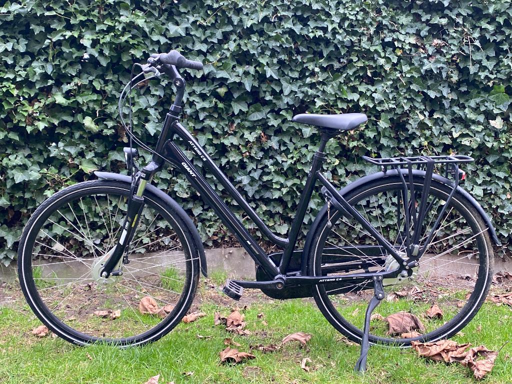 Damesfiets M, Fietsen en Brommers, Ophalen, Zo goed als nieuw, Giant, Versnellingen