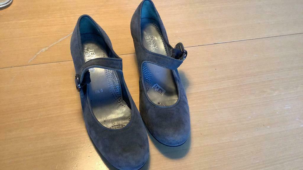 Chaussures à talons dames. Daim gris foncé. Pointure 41, Kleding | Dames, Schoenen, Zo goed als nieuw, Schoenen met hoge hakken