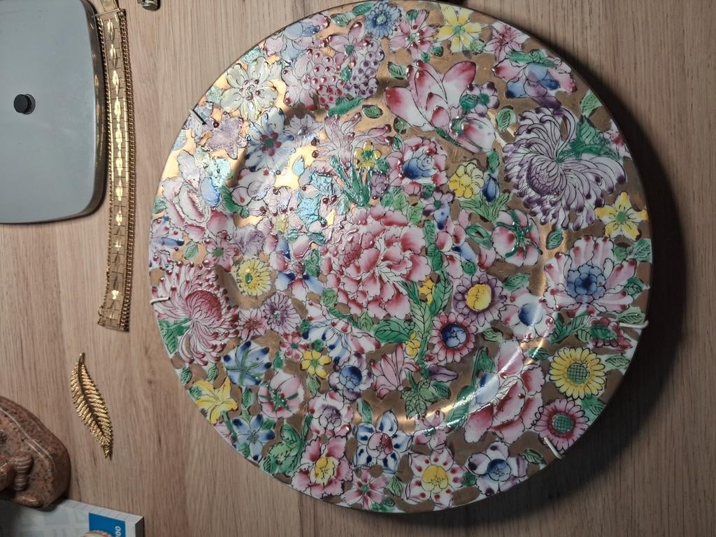 Chinees bord. 26cm., Antiek en Kunst, Antiek | Keramiek en Aardewerk, Ophalen