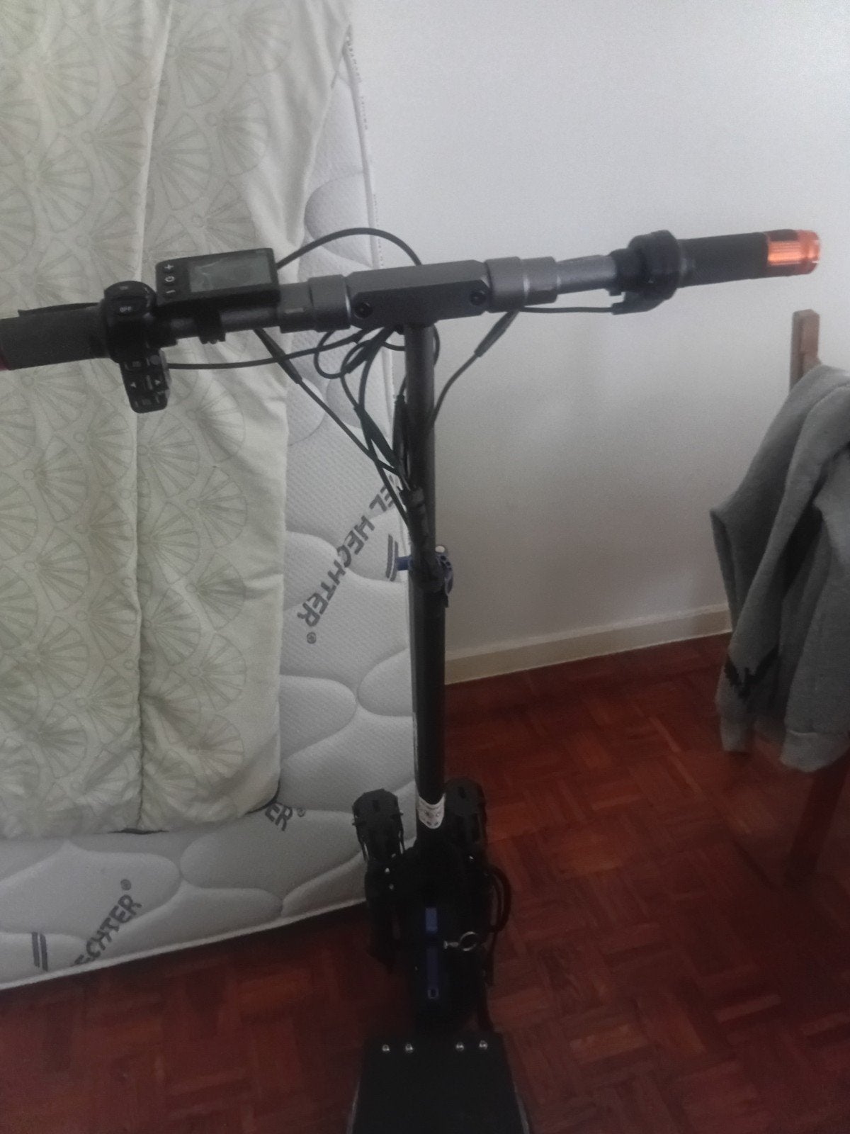 Trotinette urban glide, Enlèvement, Comme neuf
