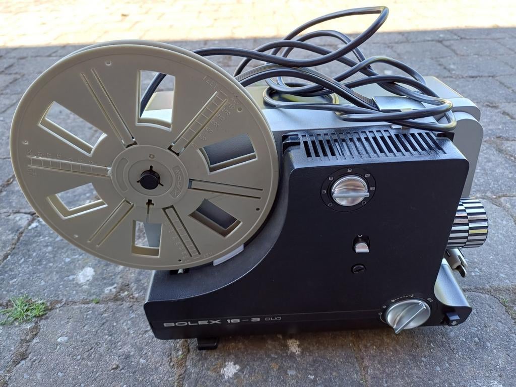Bolex foto camera, Ophalen