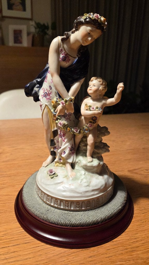 Antieken porseleinen beeld Venus & Cupido (1890-1930), Enlèvement, Scène, Multicolore, Autres matériaux
