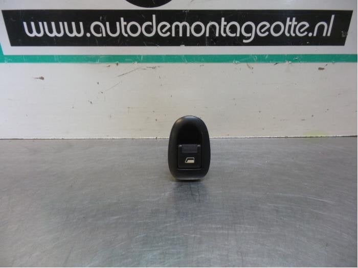 Commutateur vitre électrique d'un Citroen C3 (C3 02-), -, Utilisé, -, -