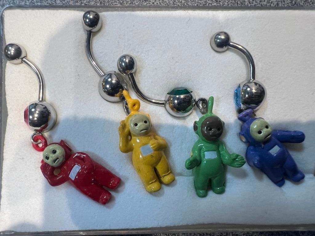 Exclusieve Piercings van de 4 teletubbies, Handtassen en Accessoires, Piercings, Nieuw, Ophalen of Verzenden, Met strass, Overige materialen