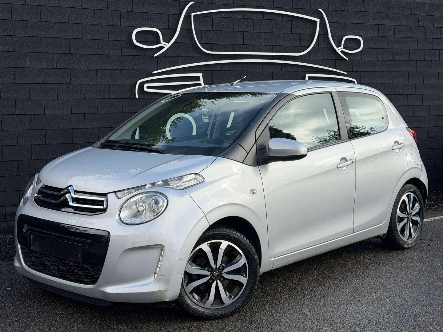 Citroën C1 1.2i+AIRCO+CAMERA+JANTES+EURO 6B (bj 2017), 4 zetels, Stof, Gebruikt, 1199 cc