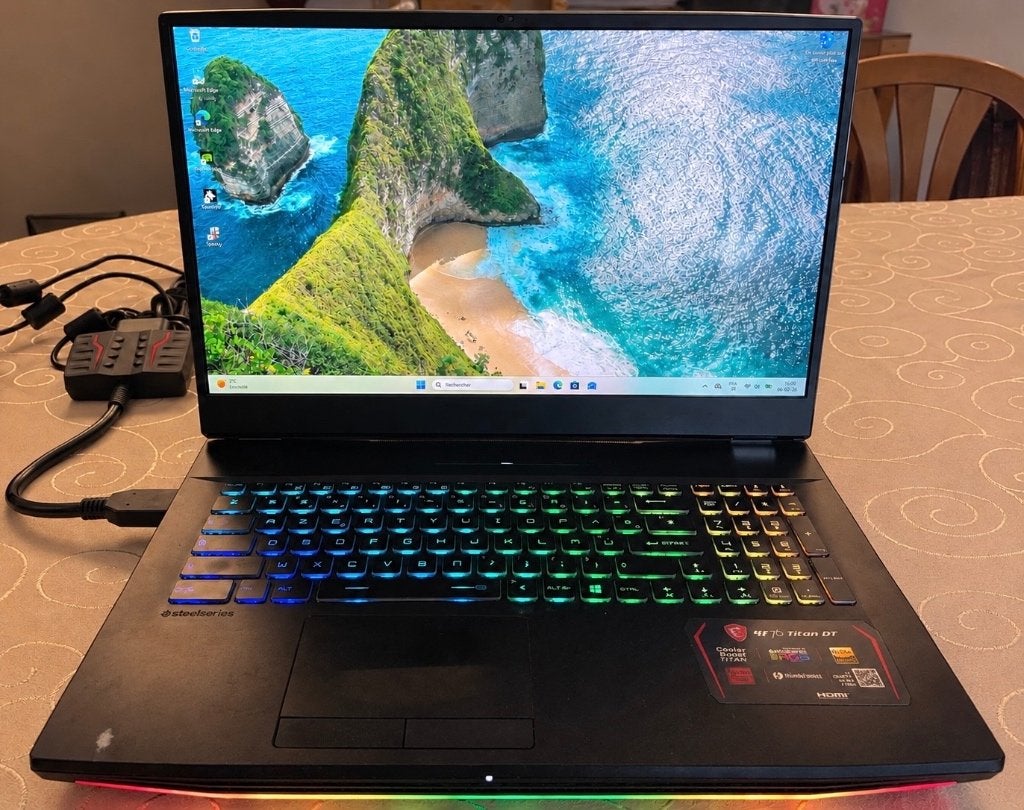 MSI GT76 Titan DT 10SGS, MSI, Intel Core i9, 4 Ghz ou plus, Utilisé