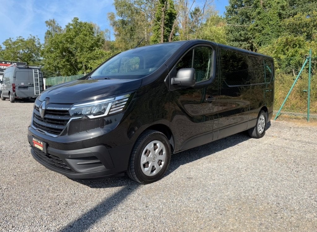 Renault Trafic 2.0 // L2 // 5 Seats // 150 Pk // Automaat, Dealer onderhouden, Stof, Renault, Zwart