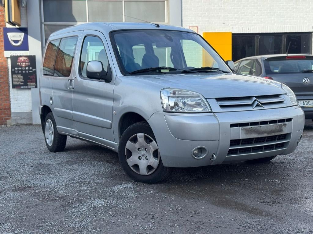 Citroën Berlingo - 2006 - 1.4 essence-12/2007 - AIRCO EURO 4, Auto's, Monovolume, 4 cilinders, Euro 4, Zilver of Grijs