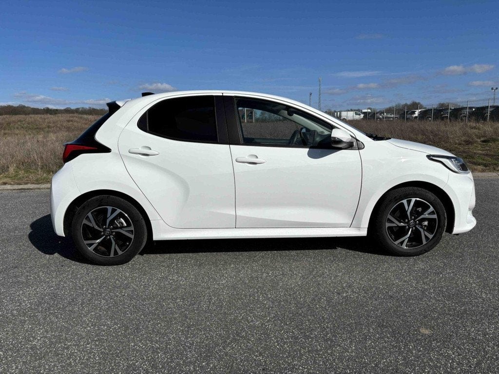 Toyota Yaris 1.5 VVT-i Hybrid Style e-CVT | Achteruitrijcame, Auto's, Toyota, Gebruikt, https://public.car-pass.be/vhr/8848a8ef-74b7-43c6-9e20-138e63d0b978