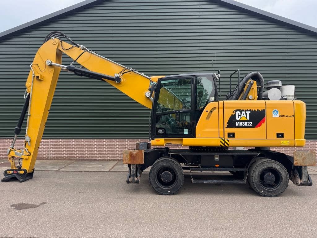 Cat MH 3022, Grue