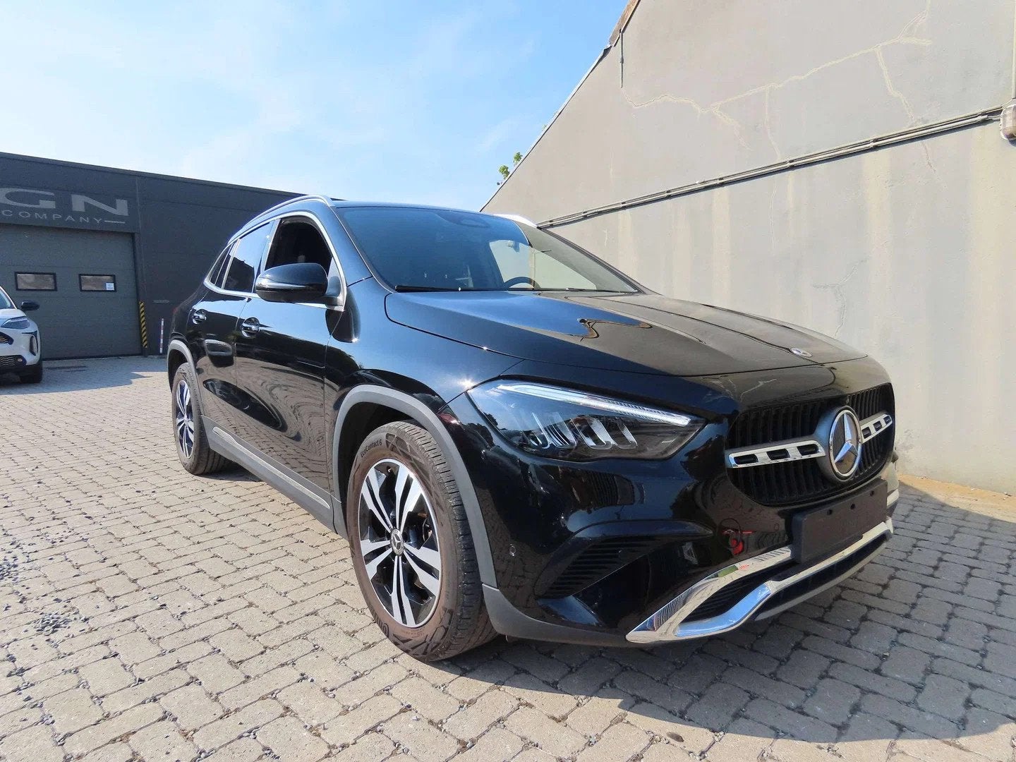 Mercedes-Benz GLA 180 GLA 180 Business Line (bj 2024), Auto's, Gebruikt, 4 cilinders, 136 pk, Zwart