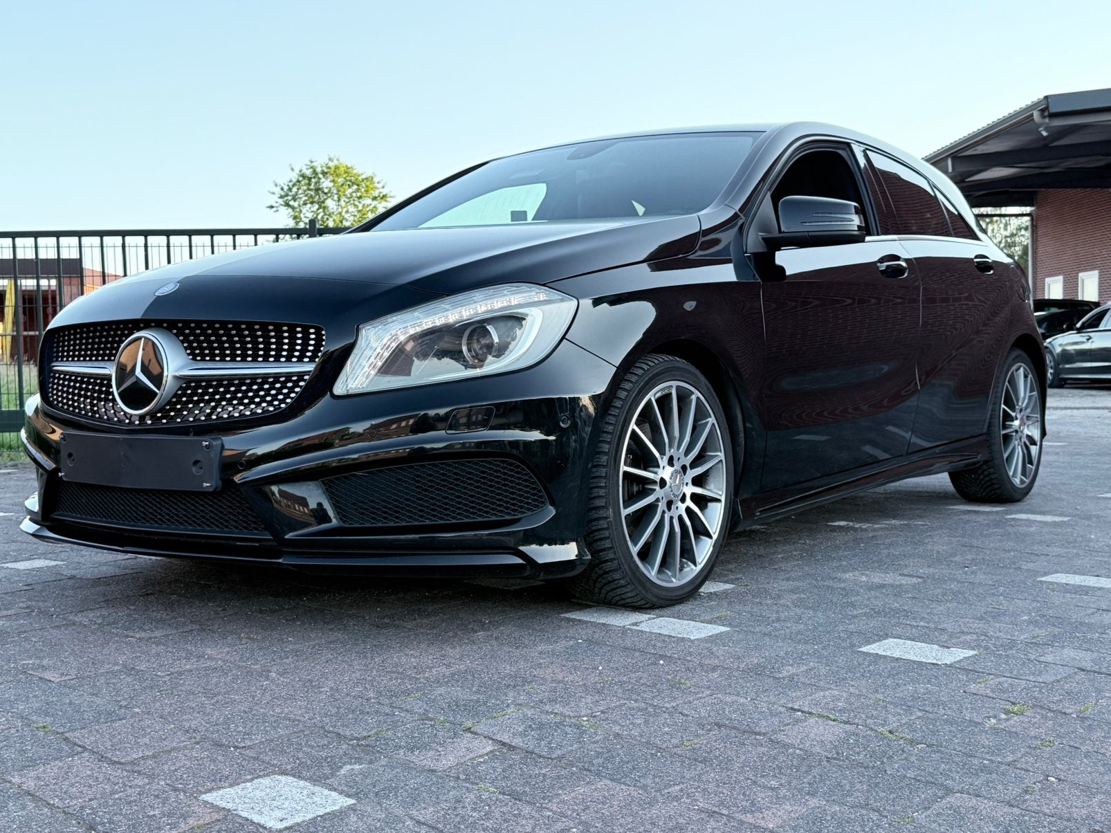 Mercedes A180 AMG Bj2015 gekeurd vvk, 4 cilinders, Alcantara, Zwart, 5 deurs