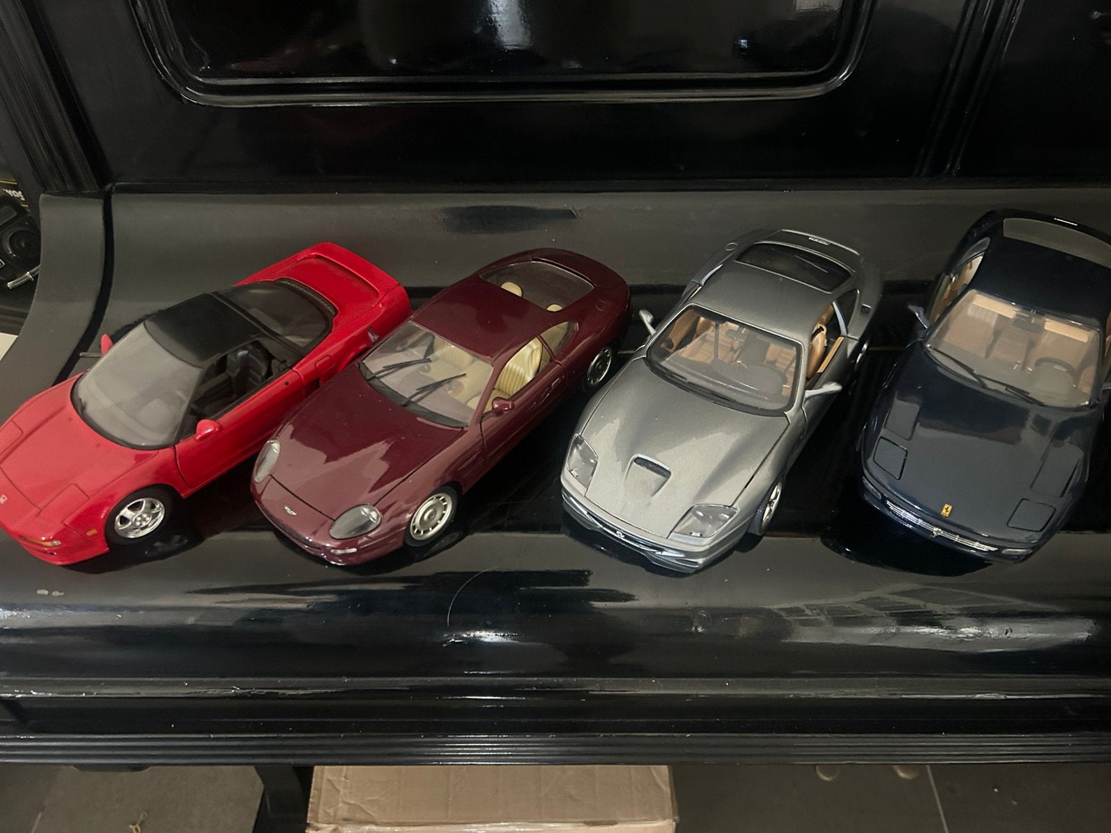 Honda, Aston, Ferrari 25 et 1 pièce, Enlèvement, Comme neuf